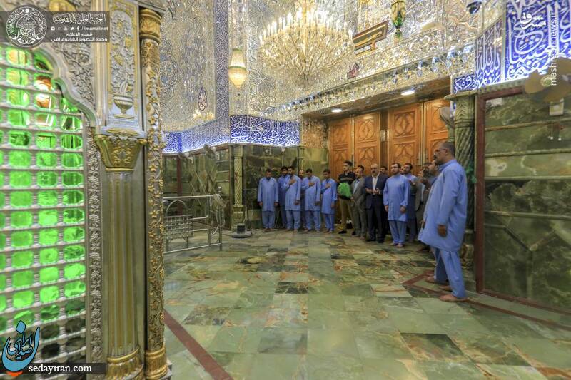 عکس/ غبارروبی ضریح حرم مطهر امام علی(ع)