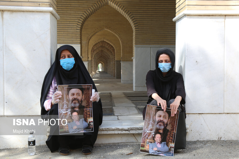 گزارش تصویری از مراسم خاکسپاری محمدعلی کشاورز