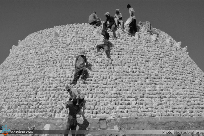 (تصاویر) بازسازی و تعمیر سقف برکه 