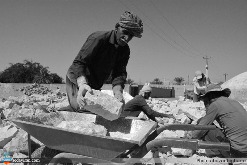 (تصاویر) بازسازی و تعمیر سقف برکه 