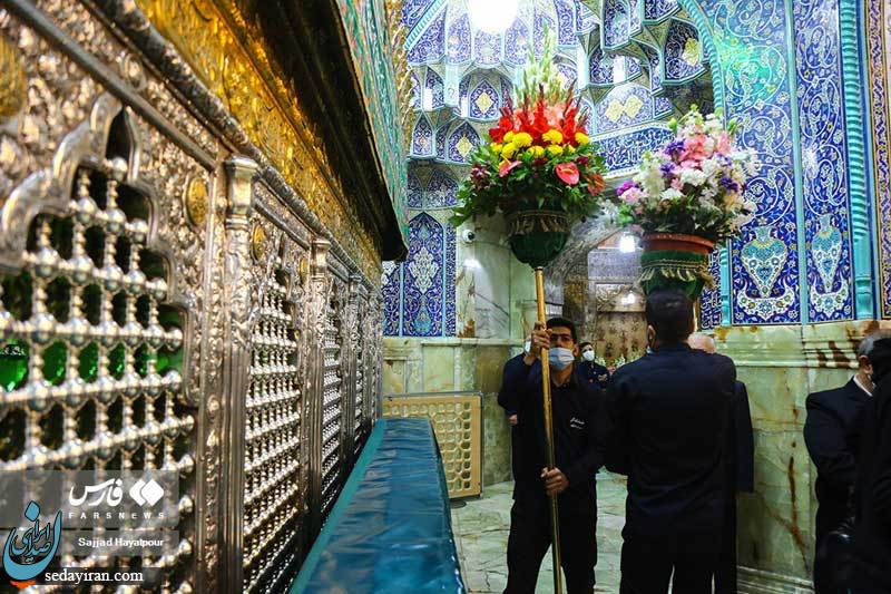 (تصاویر) گل آرایی ضریح مطهر حرم حضرت معصومه (س) (تصاویر) گل آرایی ضریح مطهر حرم حضرت معصومه (س)