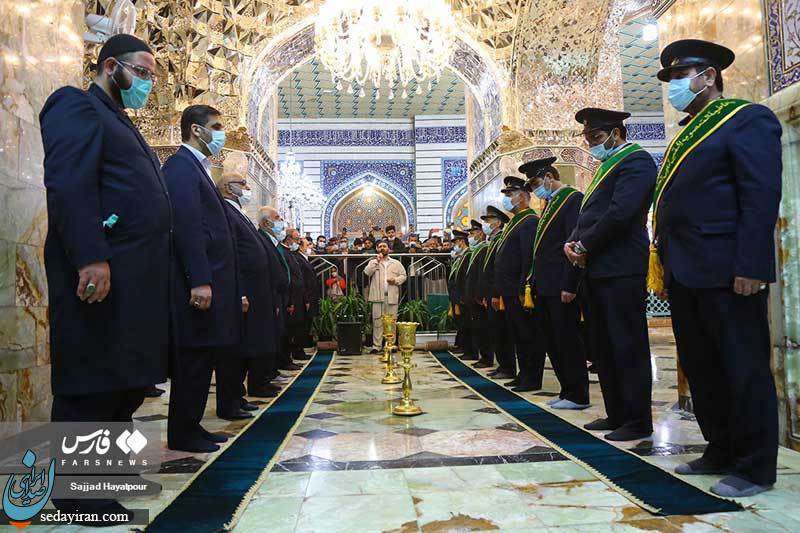 (تصاویر) گل آرایی ضریح مطهر حرم حضرت معصومه (س) (تصاویر) گل آرایی ضریح مطهر حرم حضرت معصومه (س)