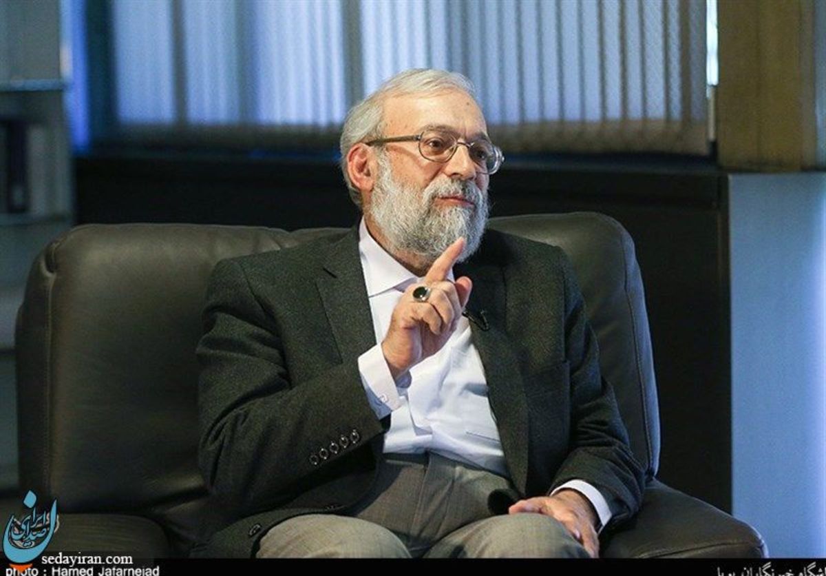 انتقاد تند از اظهارات جواد لاریجانی علیه مولوی عبدالحمید خدا را شکر در مصدر کار نیستید