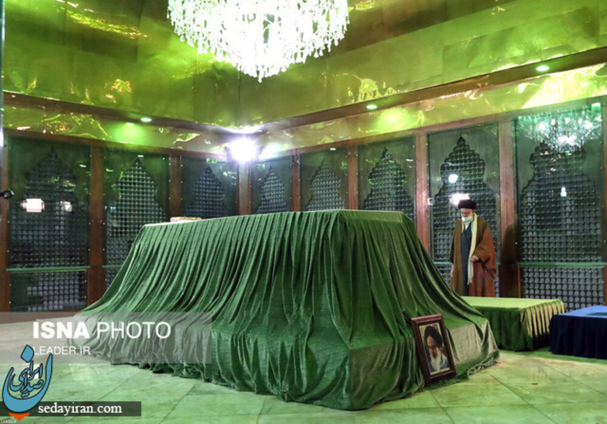 حضور رهبر معظم انقلاب در حرم امام خمینی (س) و گلزار شهدای بهشت زهرا