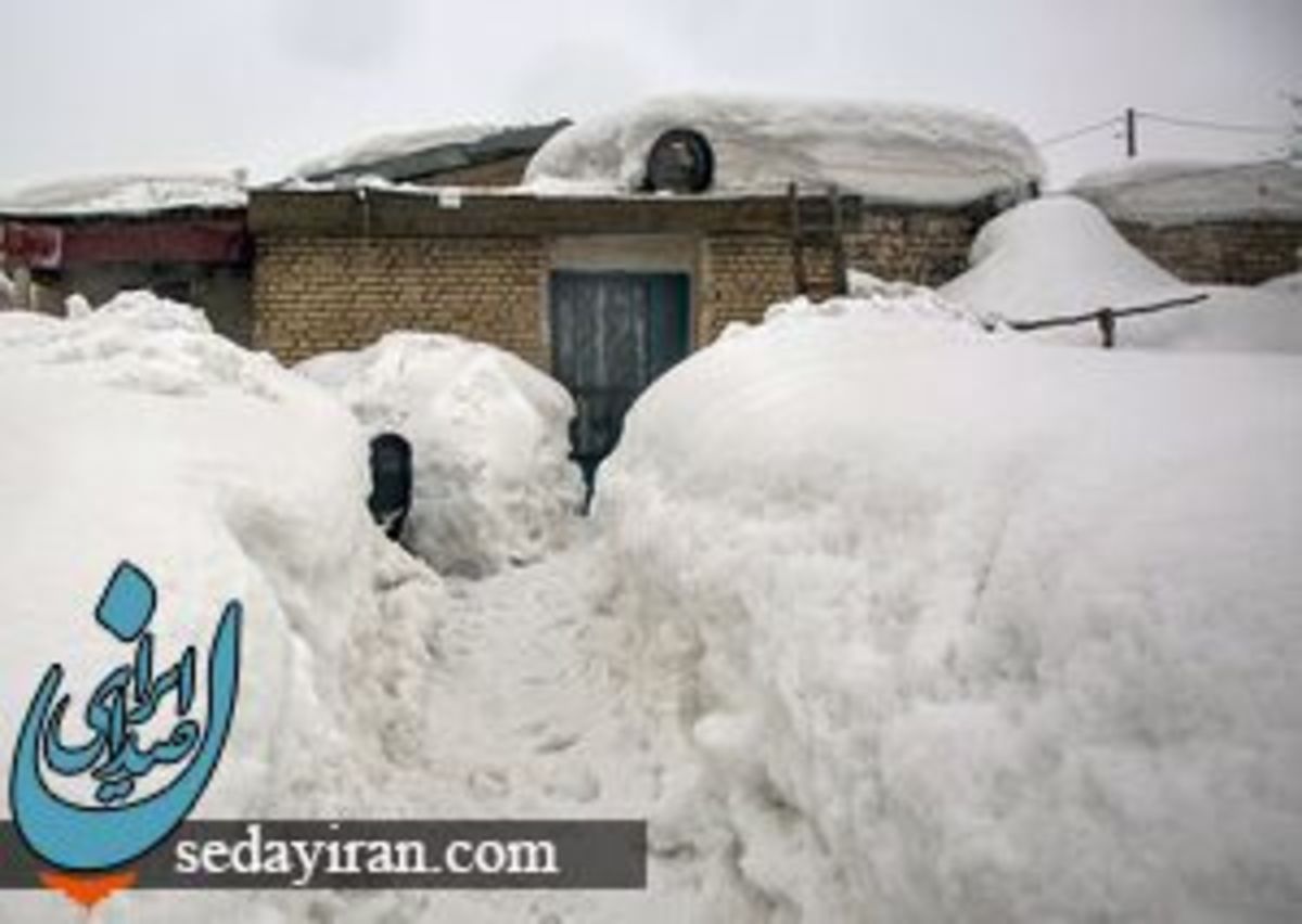 امداد رسانی به ۷۵۰ حادثه دیده در برف کوهرنگ اعزام ۲۰ نیروی واکنش سریع سازمان امداد و نجات از تهران به این شهرستان