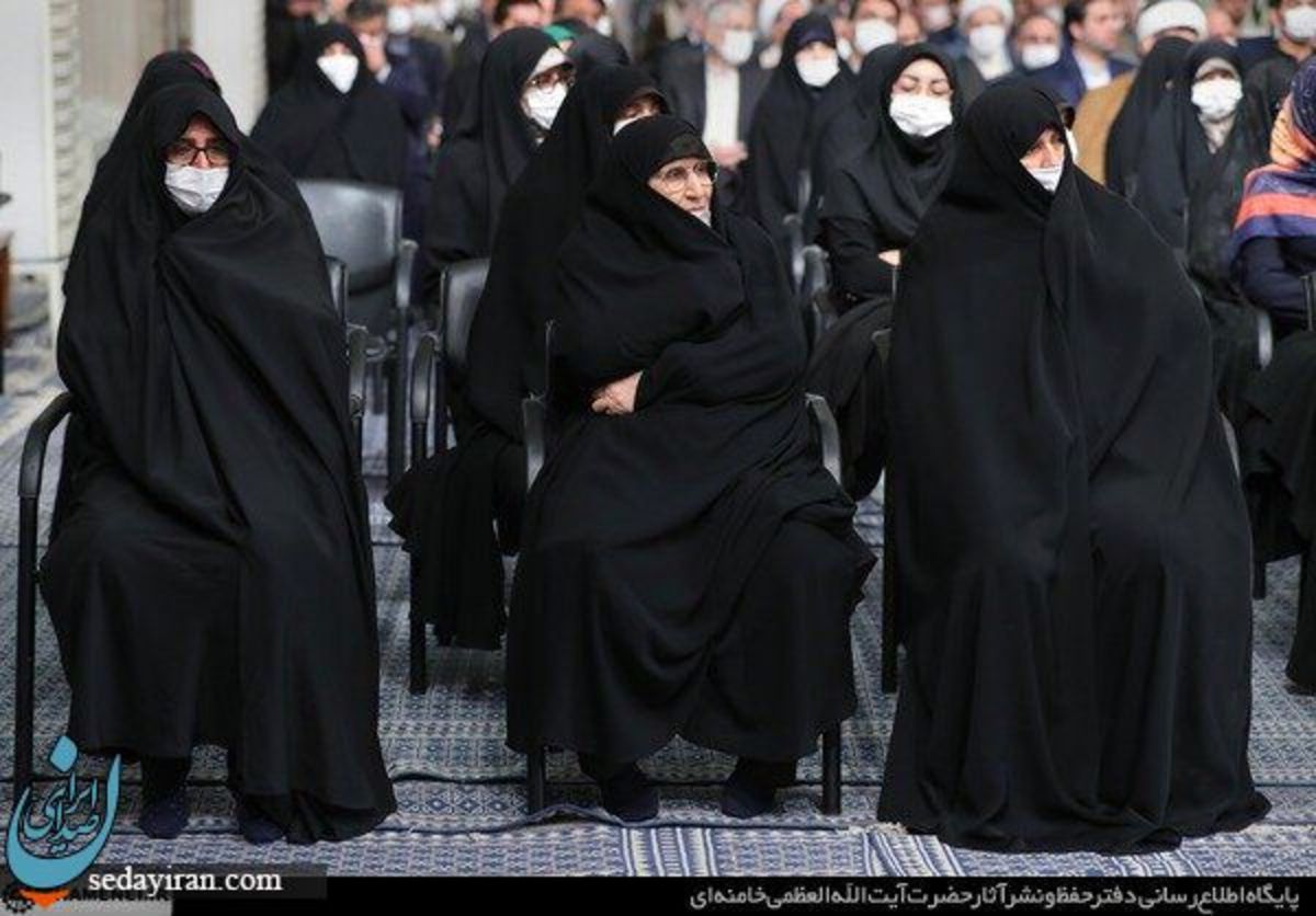 حضور دختر امام (ره) در دیدار رهبر انقلاب با مسئولان عکس