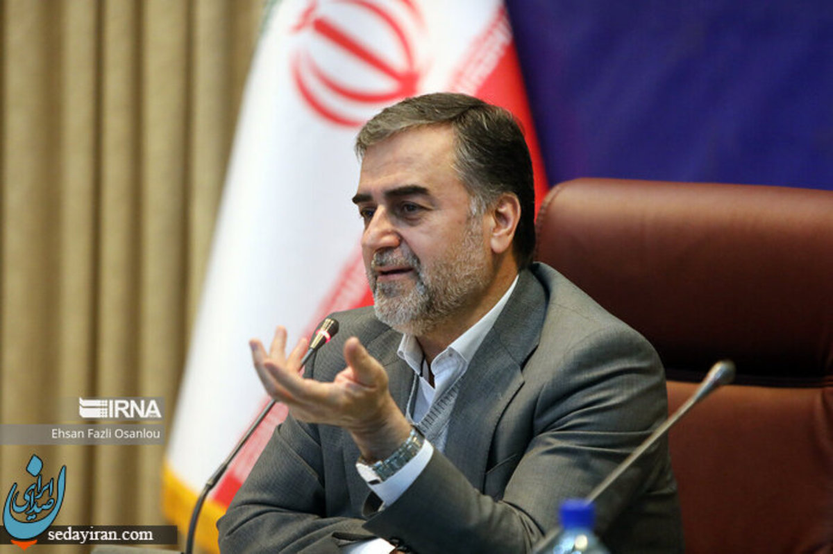معلم قائمشهری مخالف حضور در کارش شد