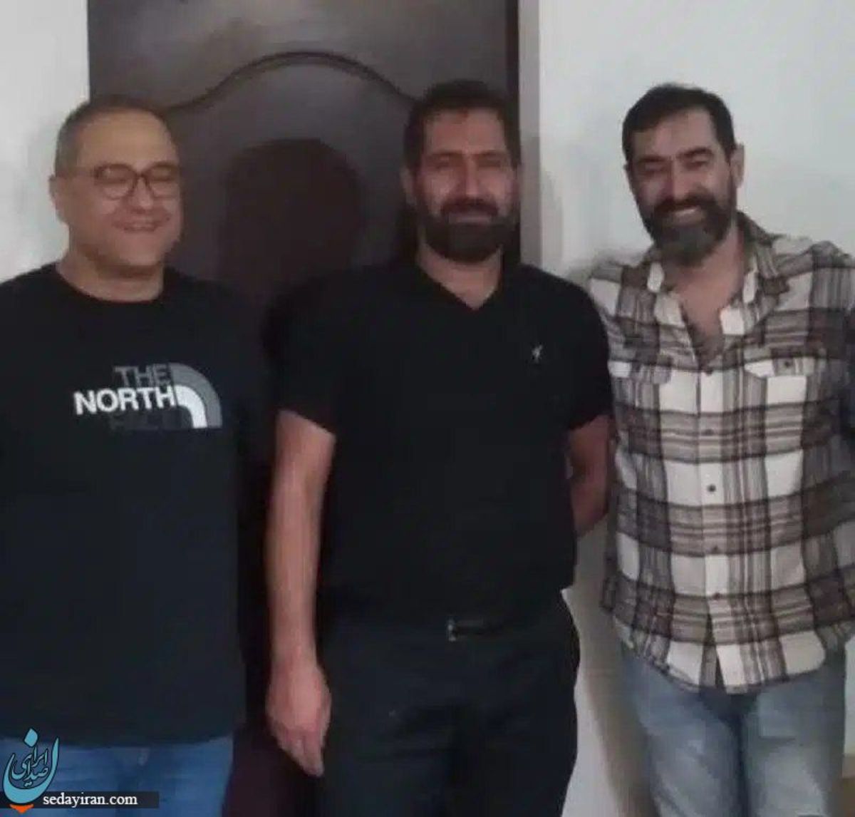 حضور شهاب حسینی و رامبد جوان در خانه شهید عجمیان خانواده راضی به رضایت نشدند