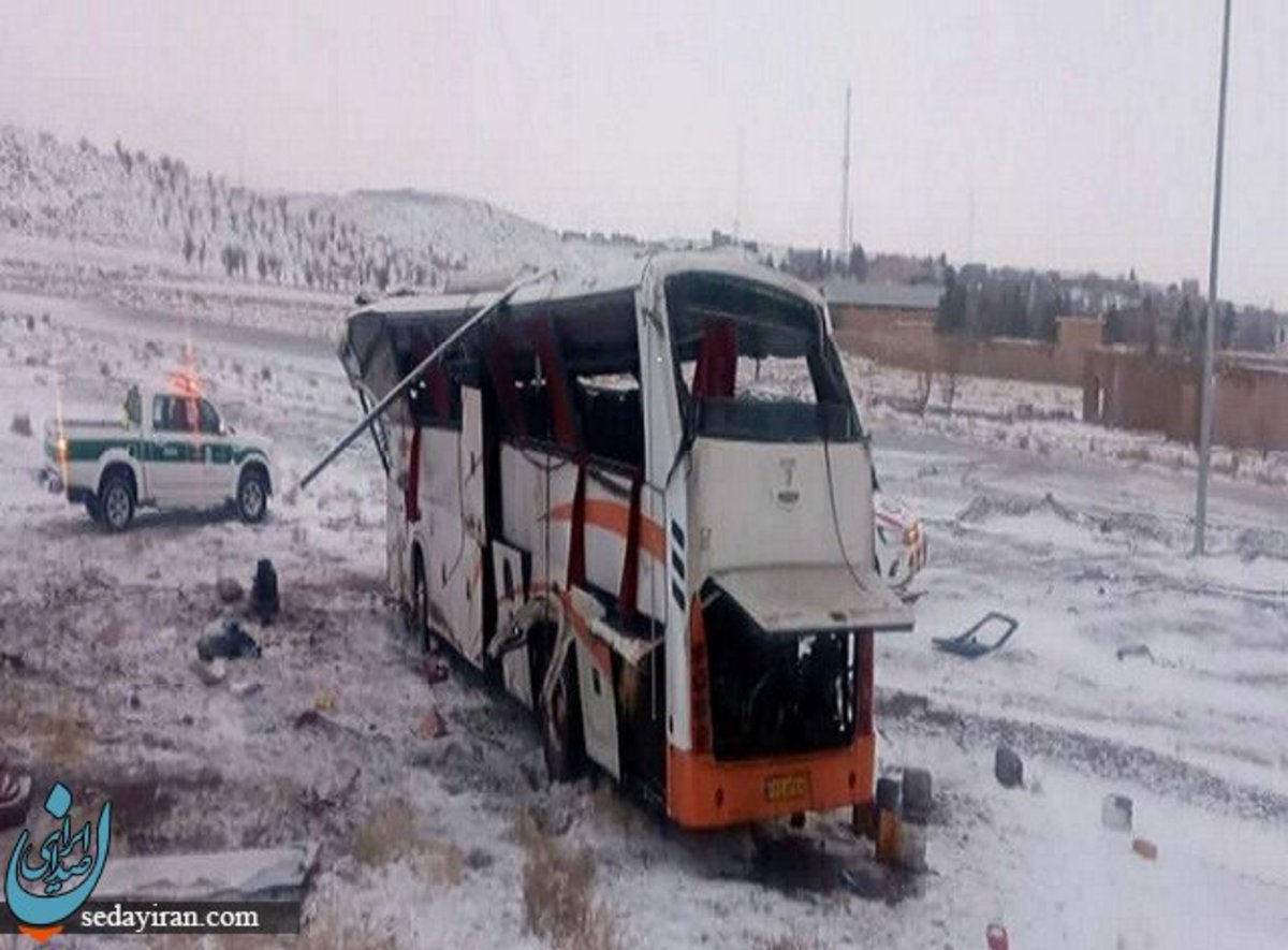 واژگونی اتوبوس در محور تربت‌حیدریه - مشهد ۳۲مصدوم برجای گذاشت حال دو مصدوم وخیم است