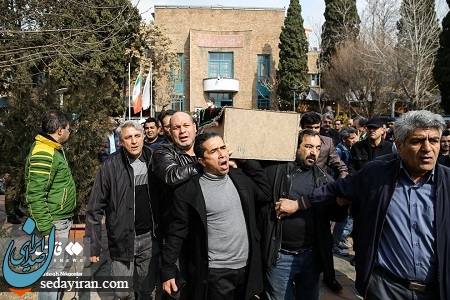 (تصاویر) مراسم تشییع پیکر شهرام عبدلی با حضور هنرمندان (تصاویر) مراسم تشییع پیکر شهرام عبدلی با حضور هنرمندان