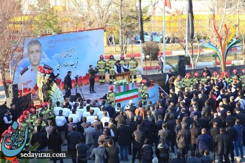 (تصاویر) تشییع پیکر آتش نشان شهید قریب رضا دارابی در محله چیذر