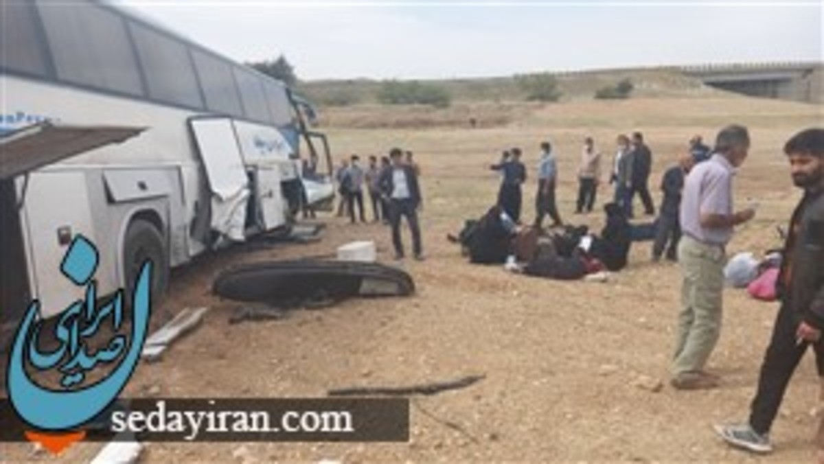 تصادف اتوبوس با تریلی در محور بروجرد - اراک مصدومیت 14 تن