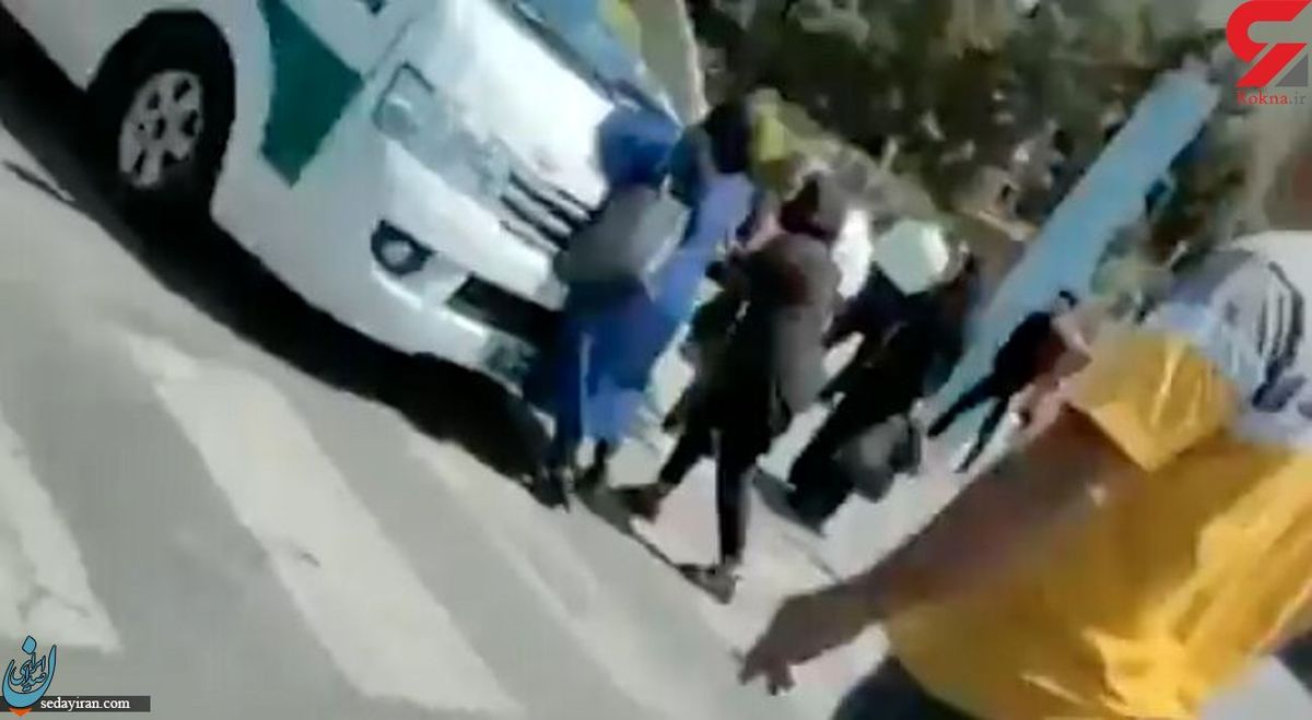 دلجویی پلیس از مادر دختر فیلم جنجالی گشت ارشاد