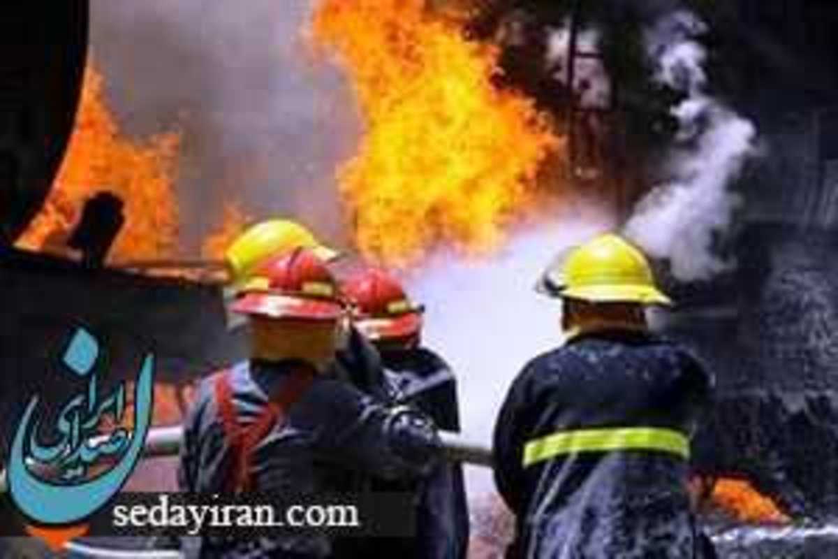 آتش سوزی در مجتمع تجاری فردیس اعزام 20 دستگاه آتش نشانی به محل