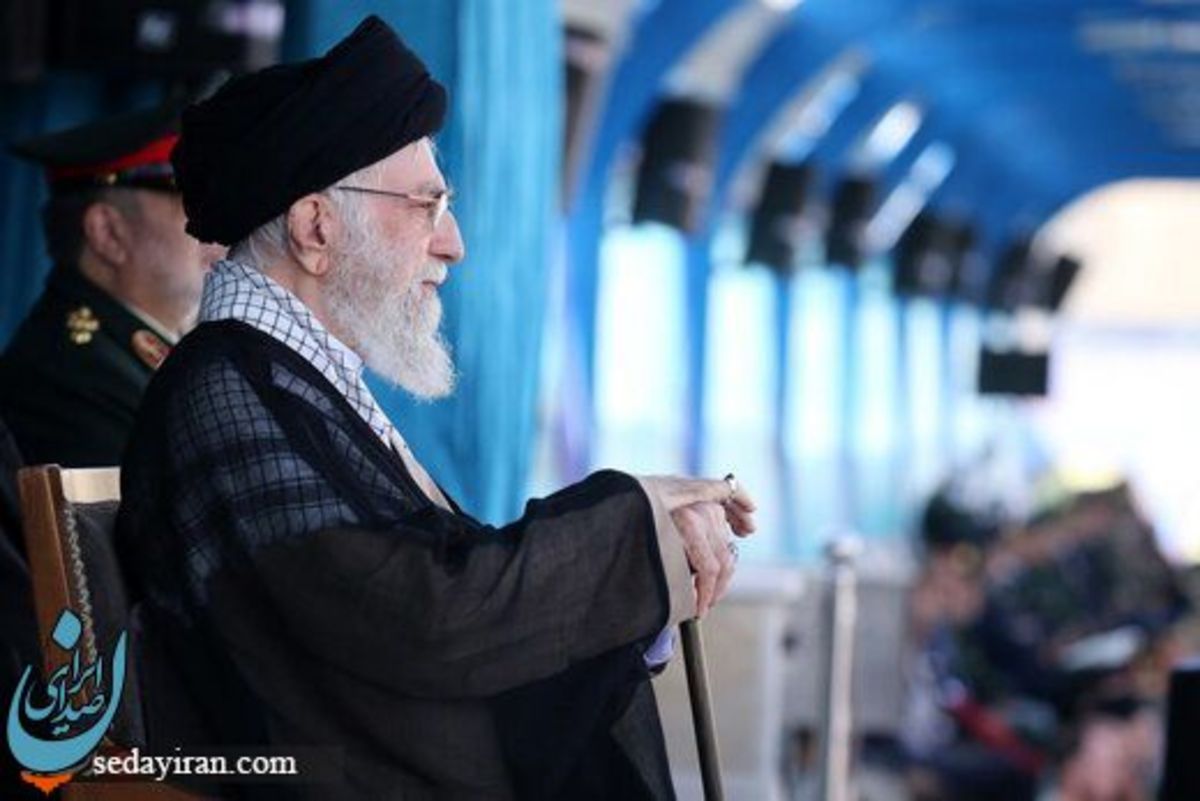 (تصاویر) حضور رهبر معظم انقلاب در مراسم مشترک دانش‌آموختگی دانشجویان دانشگاه‌های نیرو‌های مسلح