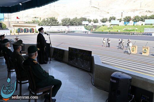 (تصاویر) حضور رهبر معظم انقلاب در مراسم مشترک دانش‌آموختگی دانشجویان دانشگاه‌های نیرو‌های مسلح