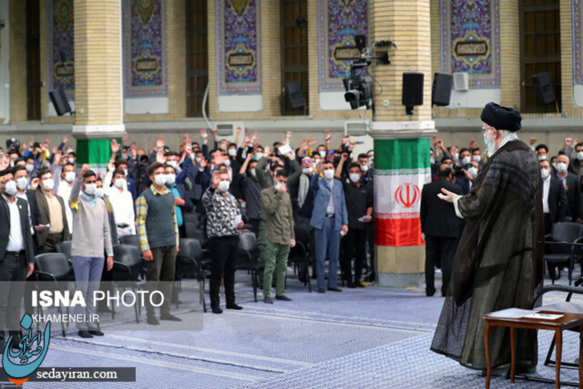 رهبر معظم انقلاب: شعار «مرگ بر آمریکا» یادگار اشعارهای ۱۶ اذر سال ۱۳۳۲ است