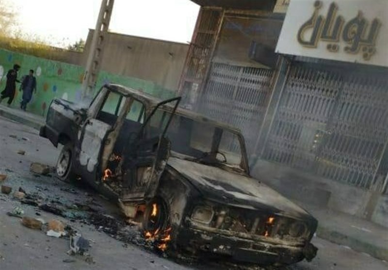 جزییات تیر اندازی به فرمانداری خاش / جراحت چند نفر در این حمله تروریستی