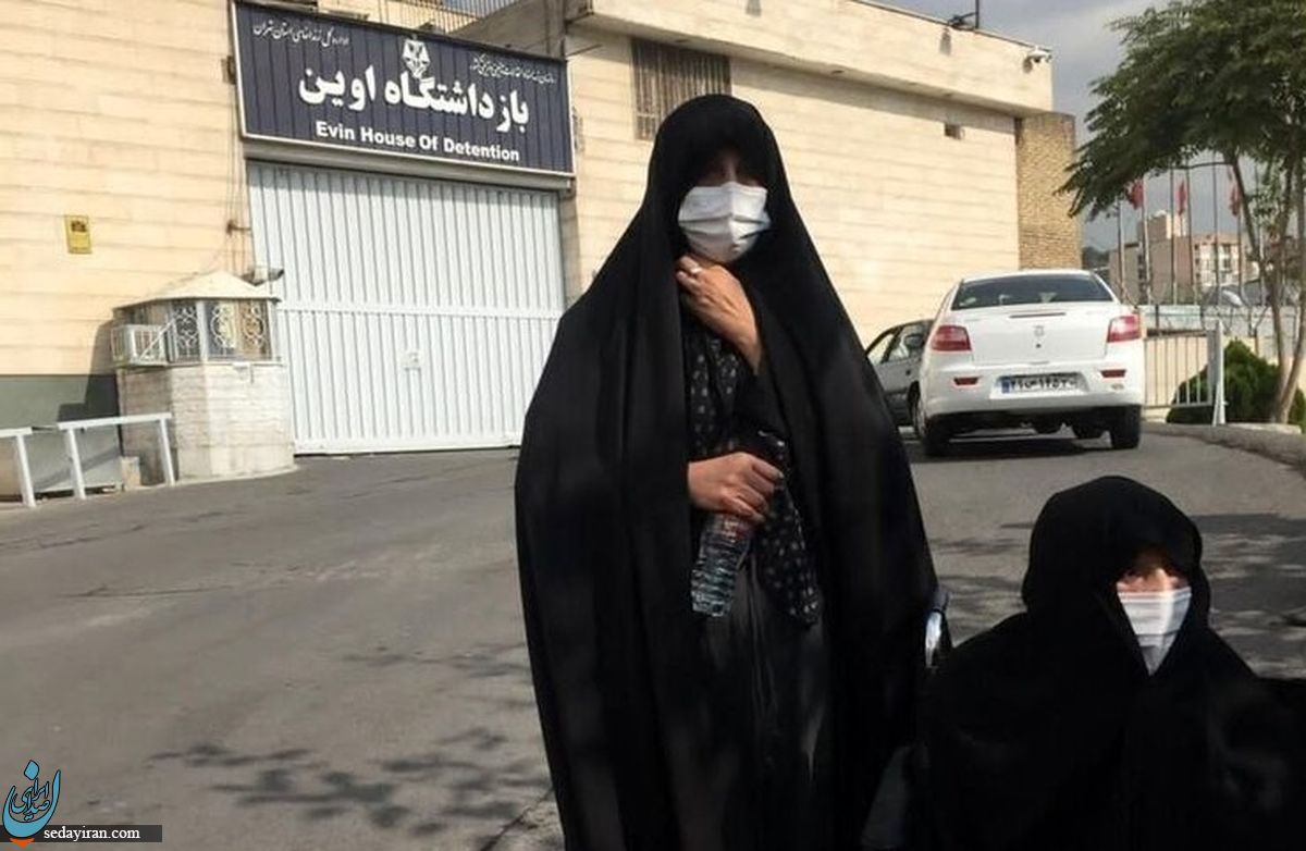 تصویری از فاطمه هاشمی رفسنجانی در ملاقات خود و مادر با فائزه در زندان اوین