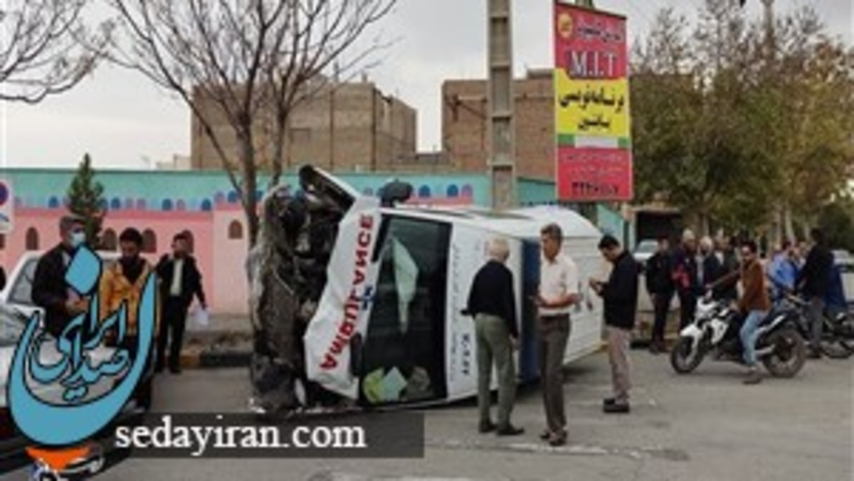 تصادف آمبولانس و تریلی در نایین مرگ دلخراش تکنسین اورژانس