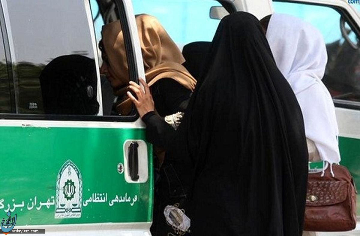 اولین حضور گشت ارشاد در متروی تهران عکس