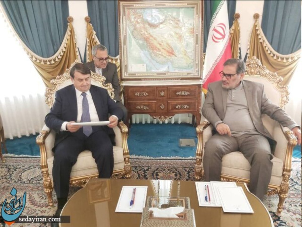 شمخانی: پایان دادن به سلطه دلار در مبادلات اقتصادی و تجاری شتاب گرفته است