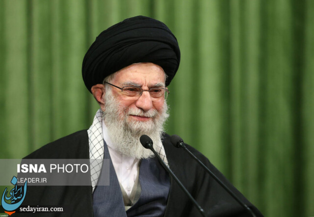 رهبر معظم انقلاب: قدرت نرم از قدرت سخت نافذتر و مؤثرتر است عده‌ای وانمود میکنند که انتخابات فایده‌ای ندارد در مقابل اینها باید جهادتبیین سینه سپر کند هر کس با انتخابات مخالفت کند با جمهوری اسلامی و اسلام مخالفت کرده است