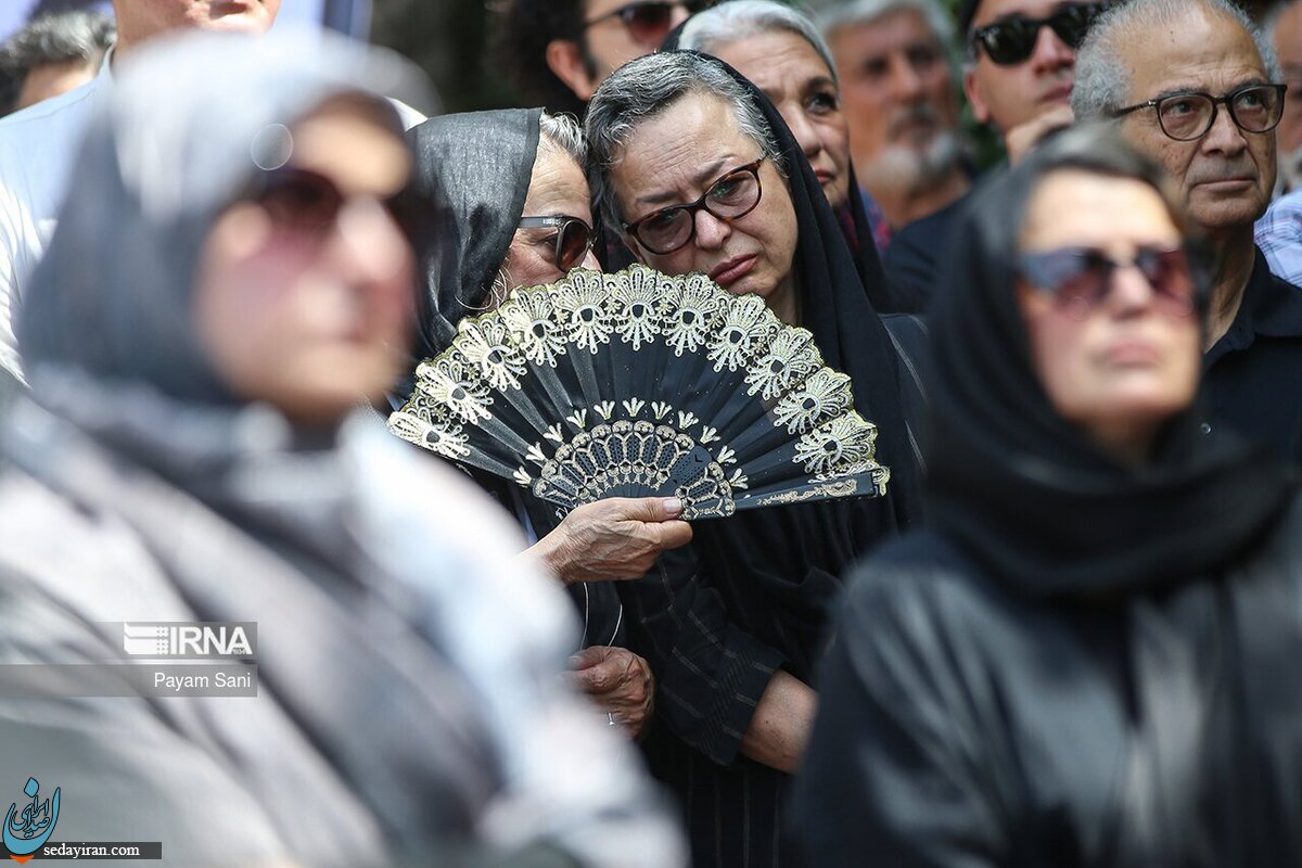 (تصاوبر) تشییع پیکر فریماه فرجامی با حضور هنرمندان برگزار شد