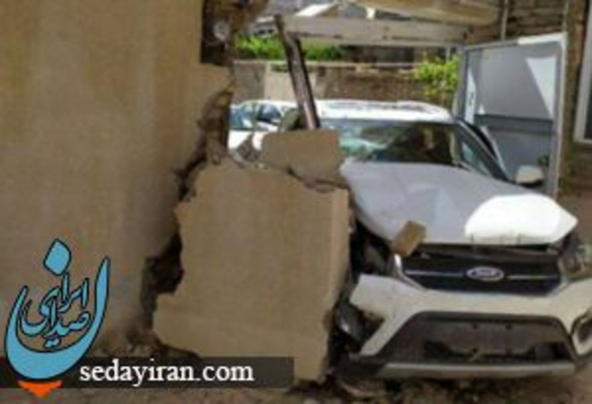 (تصاویر) وقتی جای ترمز پدال گاز رو فشار میدی خودروی ام بی ام وارد خانه شد