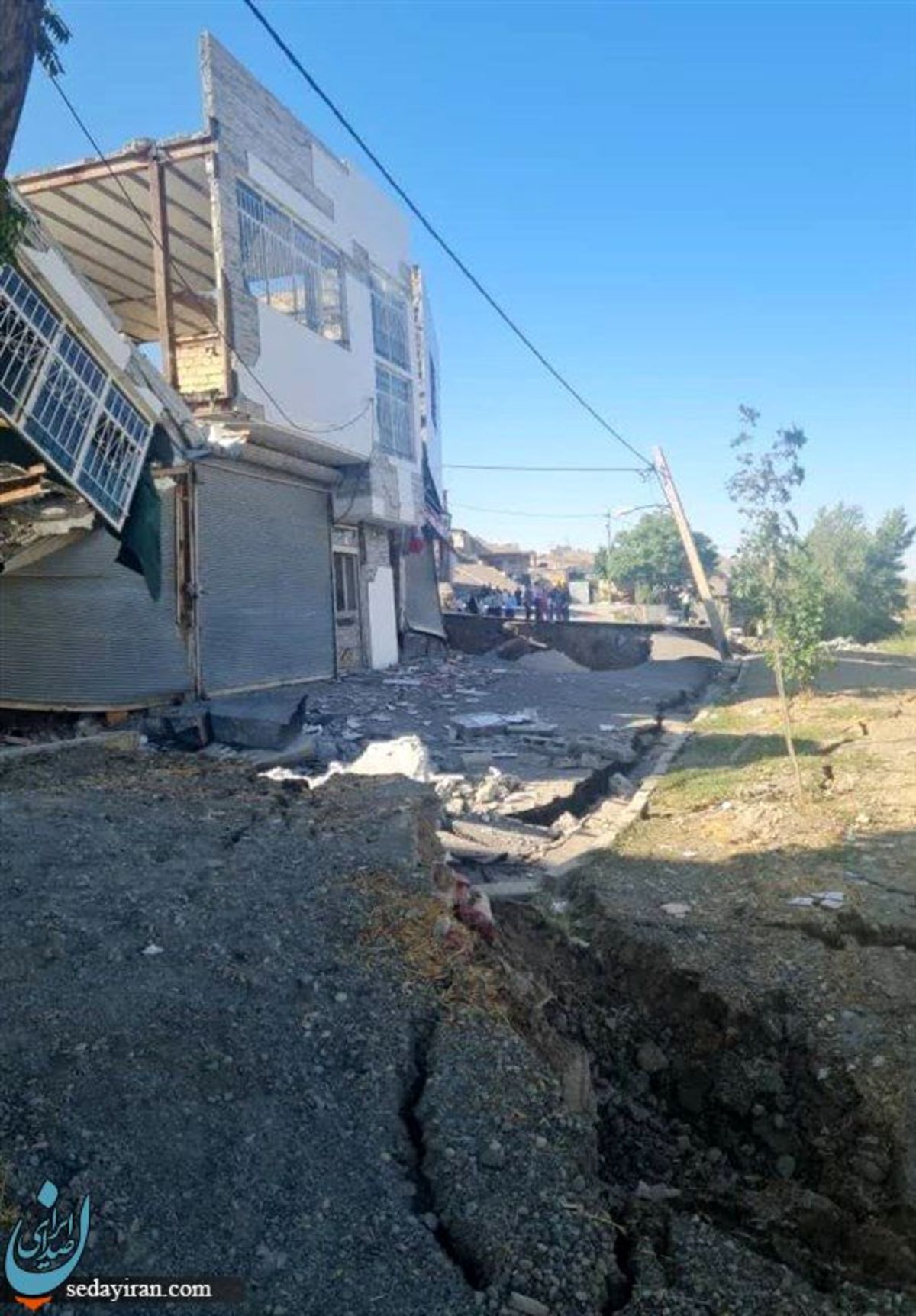 (تصاویر) رانش وحشتناک زمین در حصار کرج
