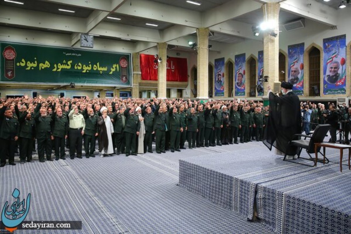 رهبر معظم انقلاب: فراموش شدن واقعیات انقلاب در اذهان ملت ایران از اهداف شیاطین جهان است امروز سپاه بزرگترین سازمان ضدّ تروریستی در همه‌ی دنیاست وظیفه امروز ما مراقبت دائم از انقلاب است