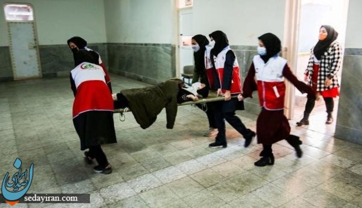 زیر گرفتن 4 دختر دانش آموز تهرانی توسط معلم در اندیشه شهریار با جک تمام اتومات وارد صف دانش آموزان شد