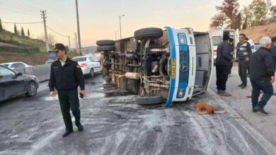 واژگونی مینی‌بوس حامل دانش‌آموزان در زنجان با 16 مصدوم
