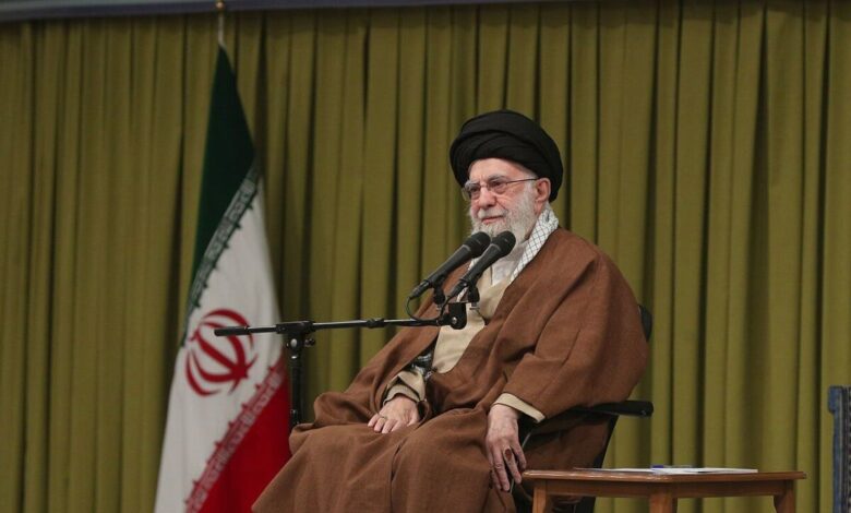 رهبر انقلاب: مداحی یک رسانه تمام‌عیار و یک هنر ترکیبی است