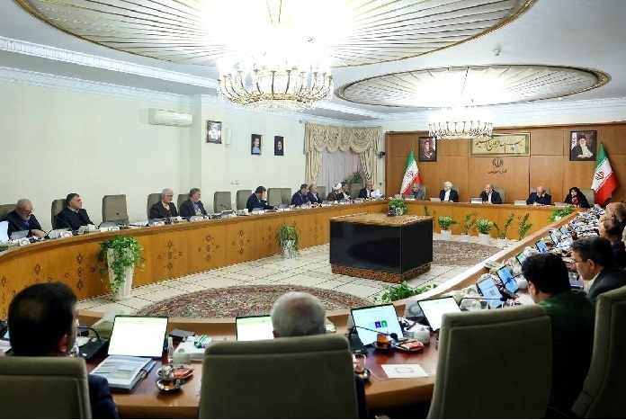 پزشکیان با انتقاد از نظام تامین و عرضه کالا:بسته‌های معیشتی به هفت دهک درآمدی داده می‌شود