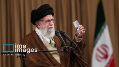 دیدار تولیدکنندگان و فعالان اقتصادی بخش خصوصی با رهبری _3 بهمن (+عکس)