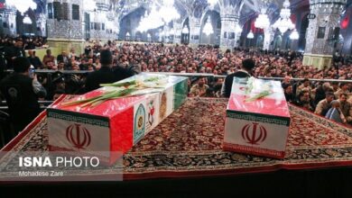 مراسم وداع با شهدای مرزبانی دفاع مقدس در حرم مطهر رضوی (+عکس)