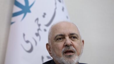 ظریف: به جلسه دولت می‌روم تا شایعه عزل من تقویت نشود