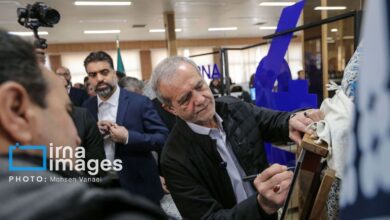 پزشکیان: با تغییر همتی مشکلی حل نمیشود