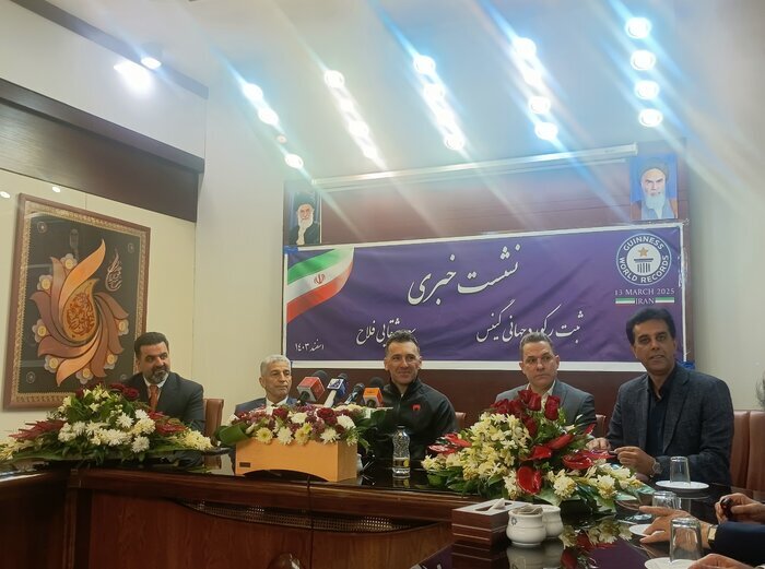 رزمیکار مشهدی رکورد جهانی ثبت ضربات پا به میت را شکست رزمیکار مشهدی رکورد جهانی ثبت ضربات پا به میت را شکست