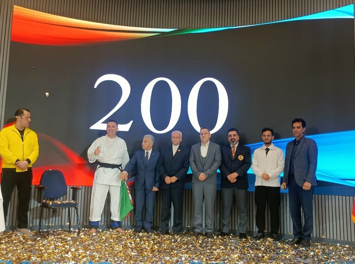 رزمیکار مشهدی رکورد جهانی ثبت ضربات پا به میت را شکست رزمیکار مشهدی رکورد جهانی ثبت ضربات پا به میت را شکست