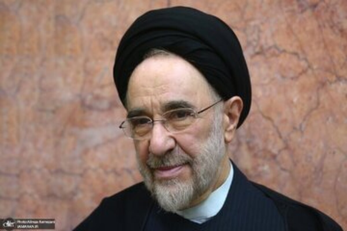 عکسی قدیمی از سیدمحمد خاتمی در کنار همسر و فرزند عطاء الله مهاجرانی