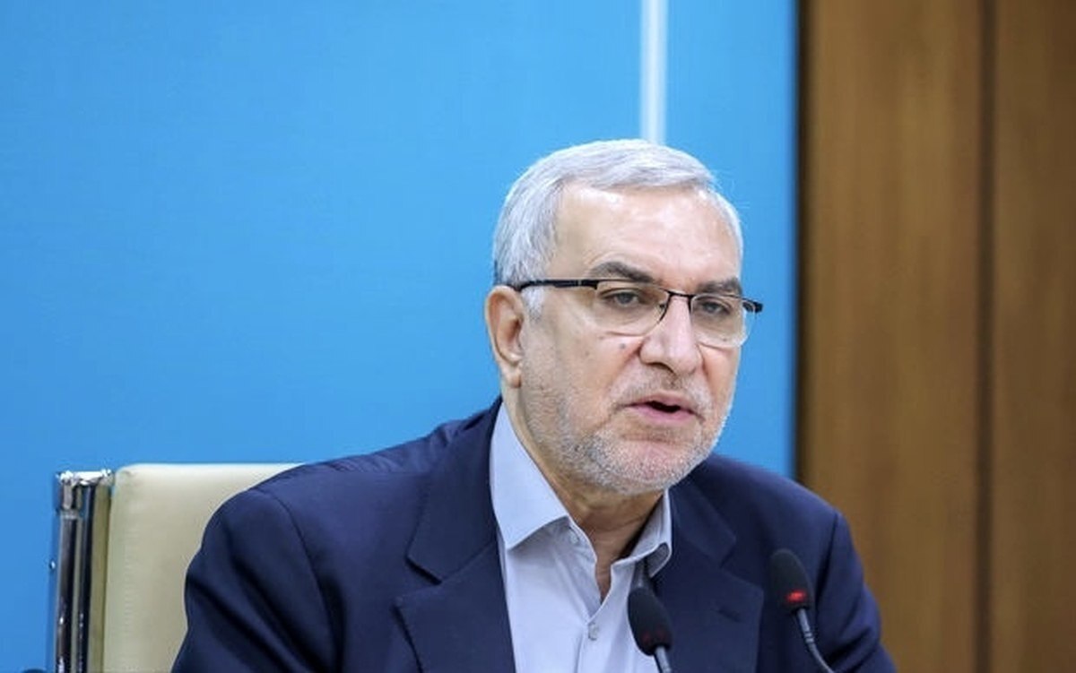وزیر بهداشت درباره مسمومیت الکی پزشکان شیراز : عالمان بی عمل