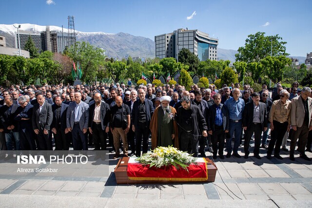 عمو مسعود باشکوه بدرقه شد