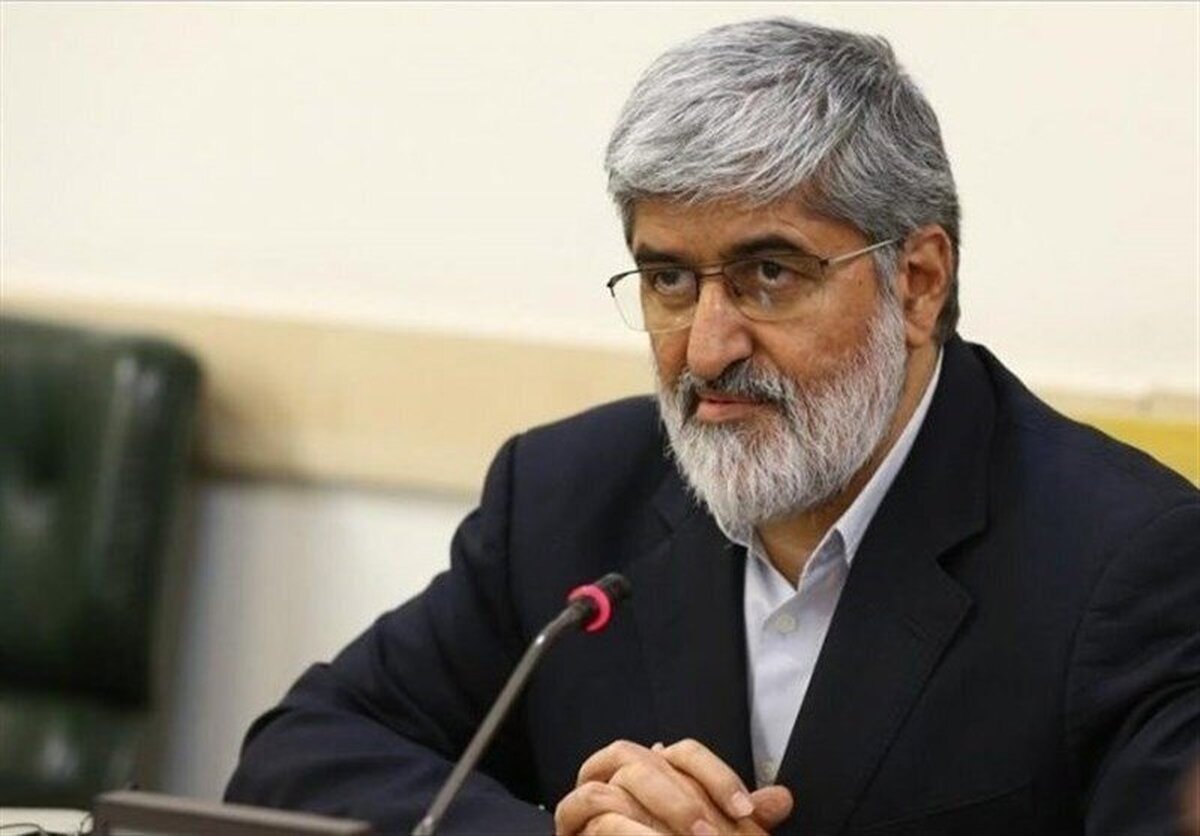 واکنش علی مطهری به جلوگیری از دف زدن یک خانم به لاک غلیظ ناخن‌ها اعتراض کردند