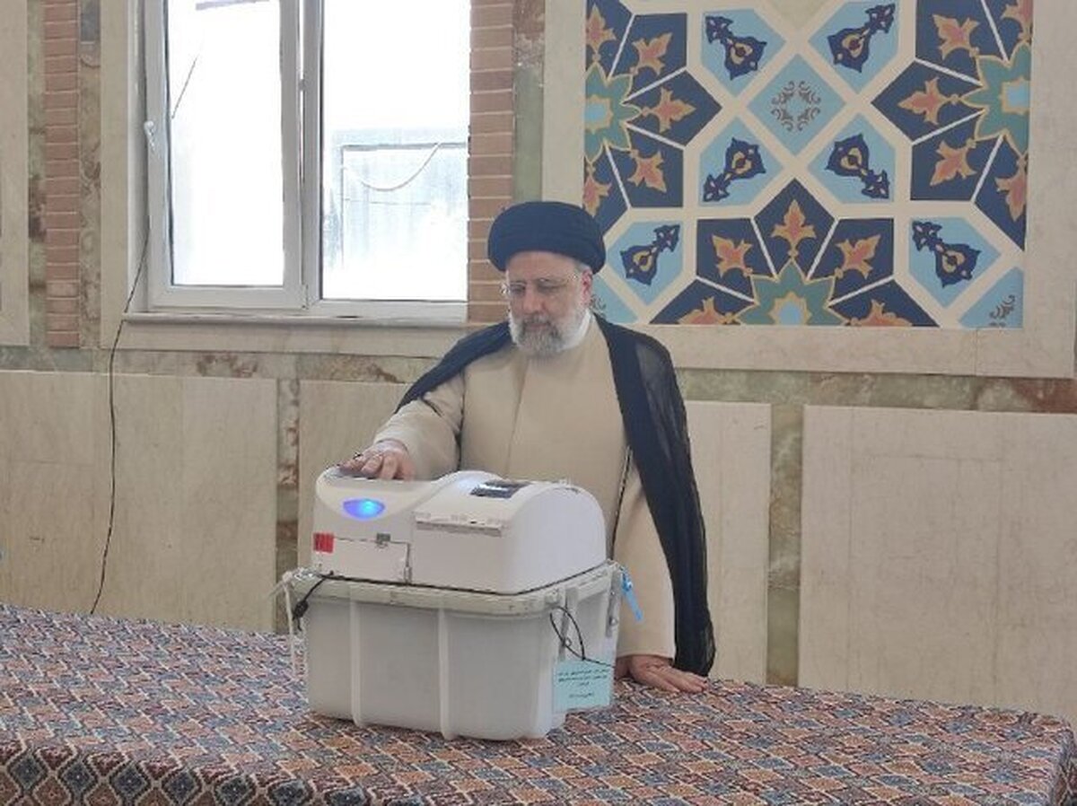 رئیسی رای داد (عکس)