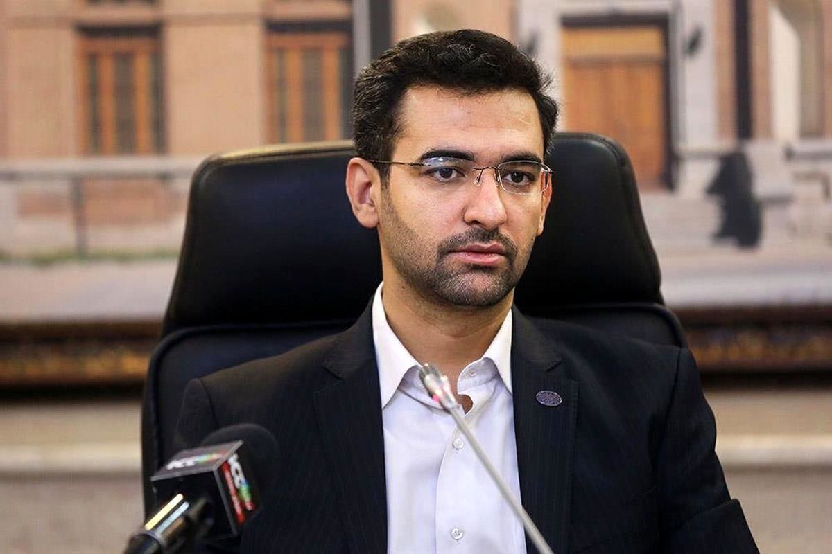 آذری جهرمی: جریانات مدعی انقلابی گری، پس از خالص سازی رقابت در «چه کسی کمتر دزدیده» را برگزیده اند خدا پدرش را بیامرزد آنکه گفت: رسیده ایم به دوران «ابتذال امر سیاسی»