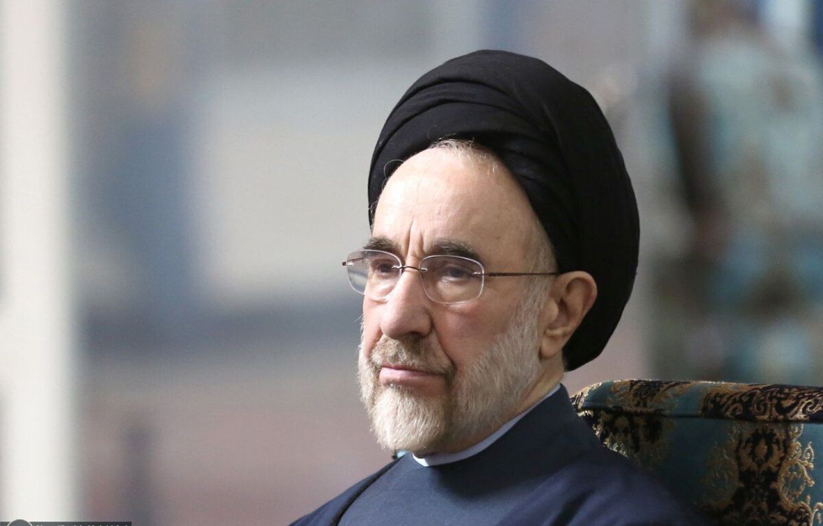 سید محمد خاتمی: مهمترین تهدید امروز کشور وضع زندگى مردم و ناامیدى از آینده است حاکمیت پیروزى برابر اسرائیل را مستمسکى براى ارتباط عزت‌مندانه با جهان و آشتى ملى در داخل کشور قرار دهد دنیا پذیرفت که ایران یک قدرت است
