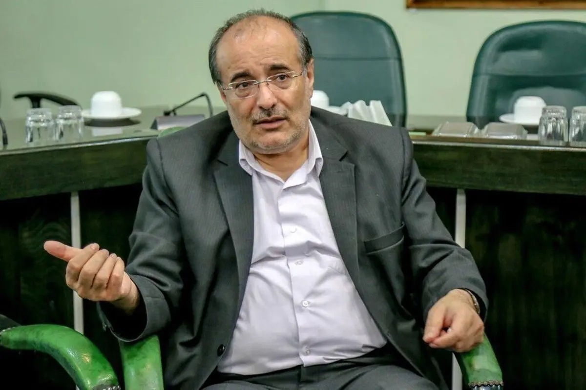 رئیس صندوق توسعه ملی خطاب به آملی لاریجانی: به مردم پاسخ بدهید چرا نمی‌توانیم در میادین مشترک کار کنیم؟ چرا نمی‌توانیم ۱۰۰ میلیارد دلار طلب صندوق توسعه ملی را برگردانیم؟