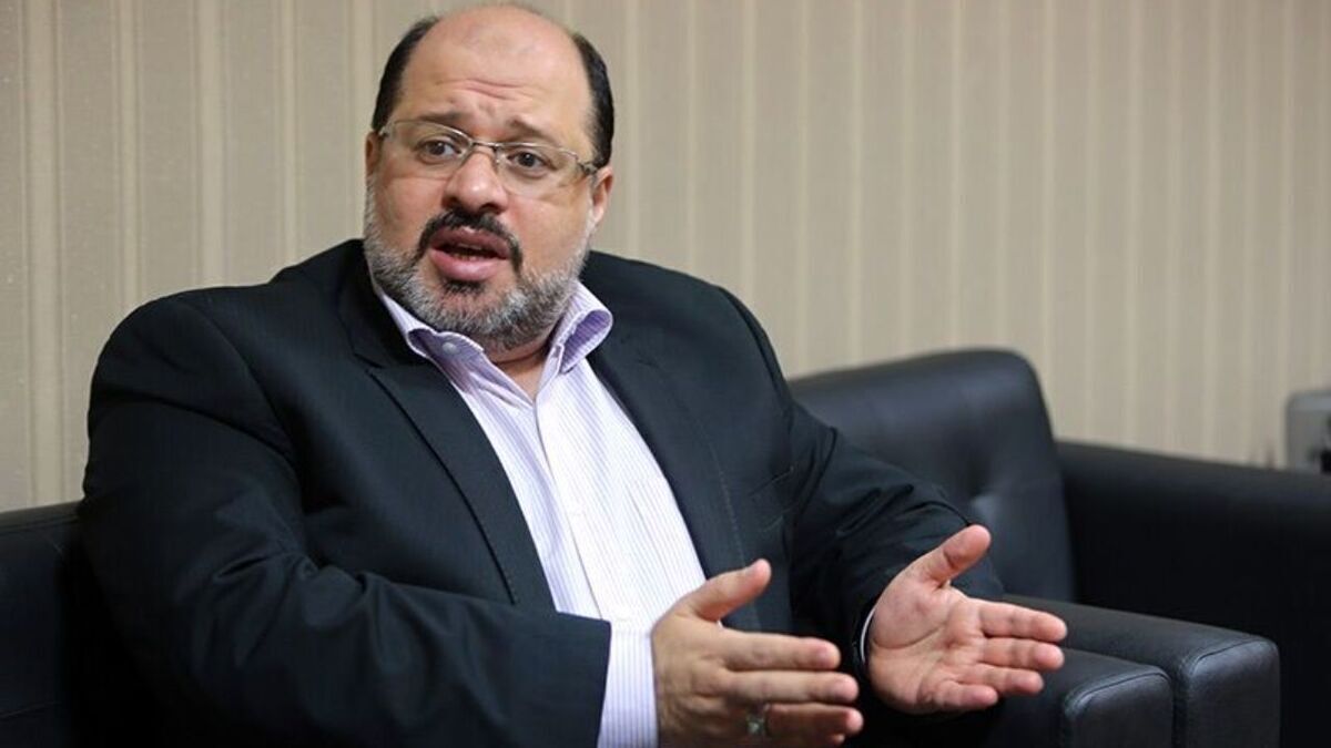 نماینده حماس در ایران: اگر صبر و ایمان و مقاومت باشد، امداد‌های غیبی هم خواهد آمد هفتم اکتبر یک مرحله از طوفان الاقصی است؛ بیست و هفتم اکتبر و وعده صادق نیز دو مرحله بعدی آن است مردم اسرائیل حامی جنایت [علیه فلسطینیان]هستند؛ آنها علی‌رغم نفرت از نتانیاهو چنین دیدگاهی دارند اسرائیل به سراغ سلاح گرسنگی و تشنگی رفته، اما خوشبختانه کمک‌های مردمی دنیا دارد به فلسطین می‌رسد